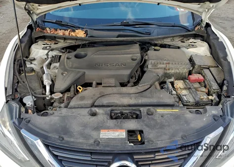 2017 Nissan Altima 2.5 z USA, uszkodzony, nr VIN 1N4AL3AP5HC276022